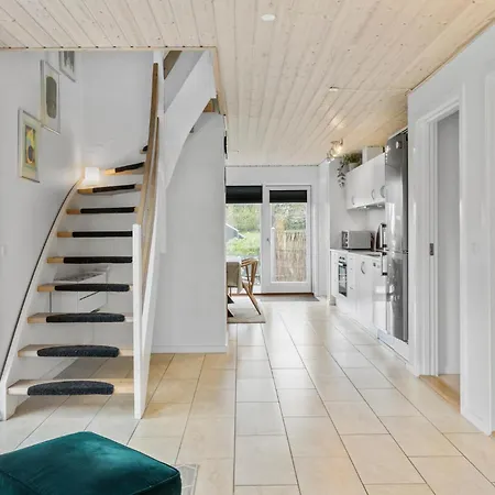 Holiday home Lovely In With Kitchen Stubbekobing