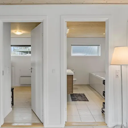 Holiday home Lovely In With Kitchen *